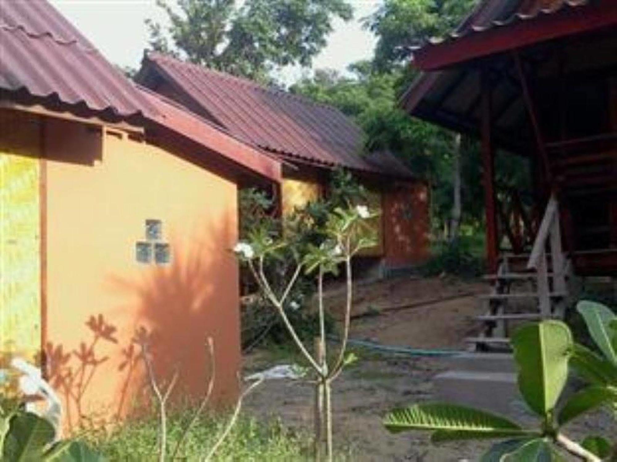 Lipe Sunset Beach Resort Buitenkant foto