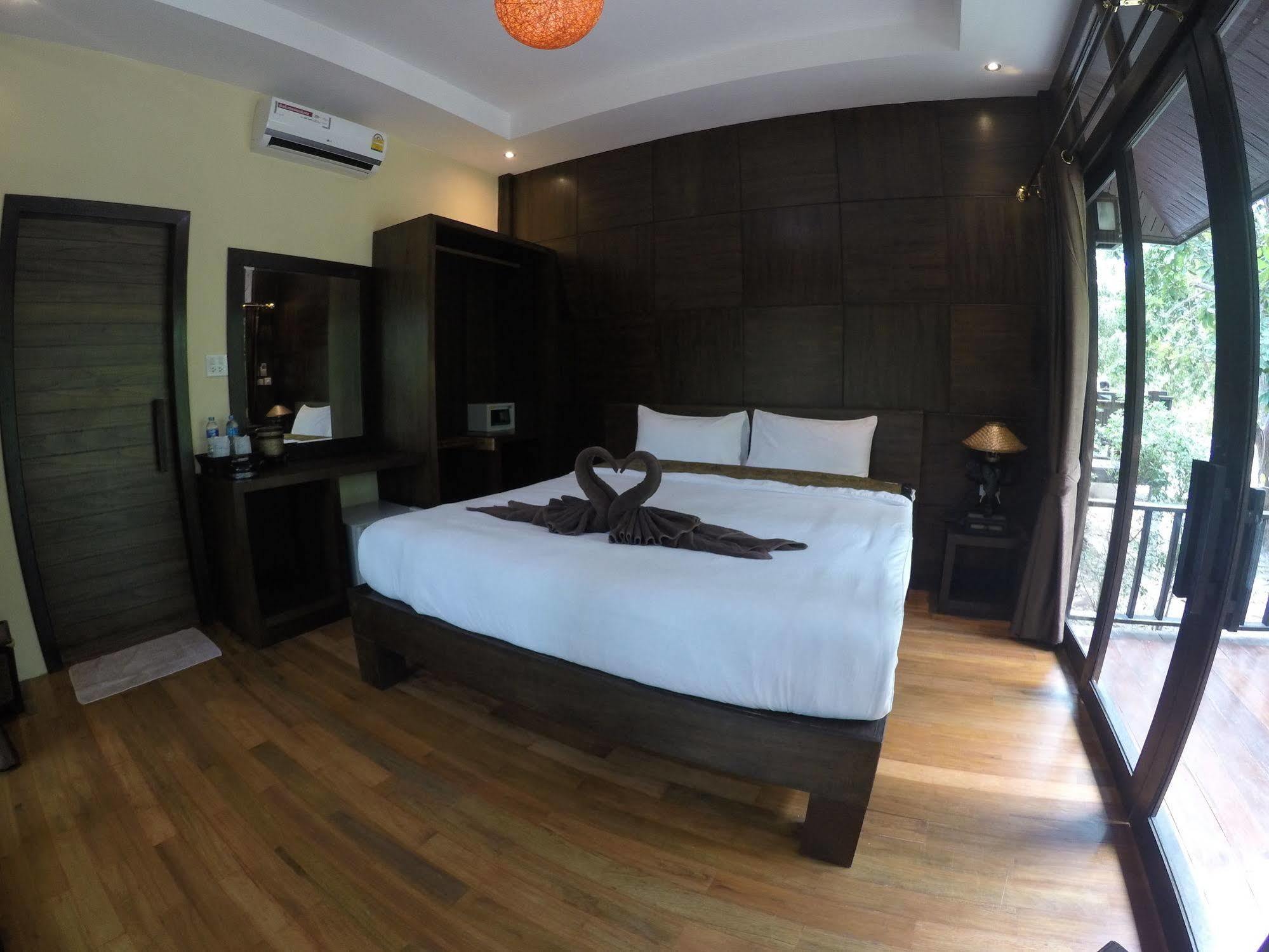 Lipe Sunset Beach Resort Buitenkant foto